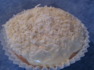 Coconut Punch muffins with white chocolate cover Biscuits recipe