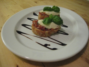 Crostini with tomatoes and mozzarella Bread recipe