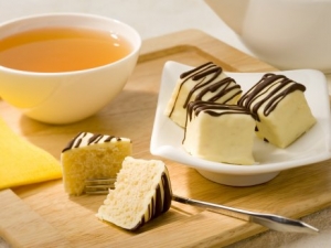 White tea with jasmine tea cake cubes Biscuits recipe
