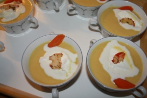 Cauliflower soup with coconut milk and curry