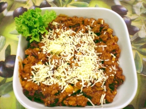 Chili con carne with cheese
