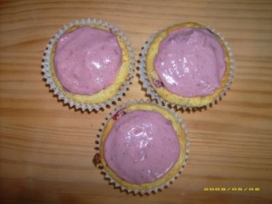 Forest fruit cupcakes with vanilla yogurt Muffins recipe
