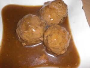Meatballs in gravy