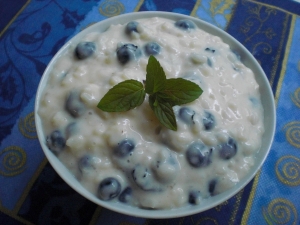 Rice pudding with soy milk and blueberries