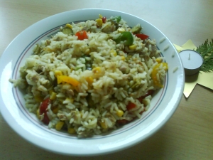Rice salad with tuna