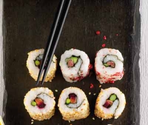 Salmon sushi with beetroot