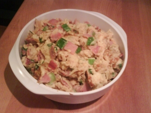 Scrambled eggs with green onions and ham
