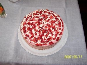 Strawberry layer cake with vanilla yogurt