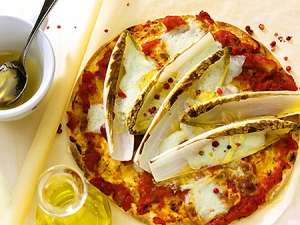 Tortilla pizza with gorgonzola and chicory