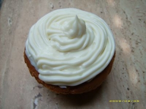 White Chocolate Cupcakes with White Cream Cream Cheese Topping Muffins recipe