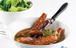 Bratwurst-in-beer-sauce-with-savoy