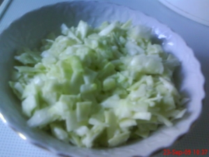 Cabbage-salad-with-garlic-dressing