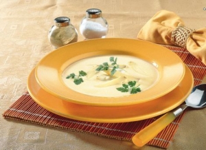 Cream-of-asparagus-soup-with-chervil