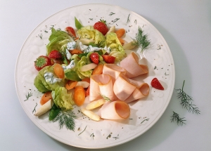 Smoked-turkey-breast-with-asparagus-and-strawberry-salad