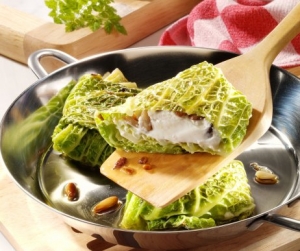 Stuffed-cabbage-with-goat-cheese-pockets