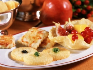 Cheese crackers cheese and Parmesan wafers Taler