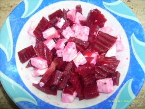 Feta cheese with beetroot