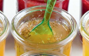 Apple and mint jelly