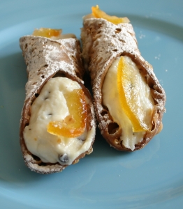 Cannoli Filled With Ricotta