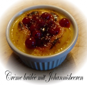Crme-brle-with-currants-recipe