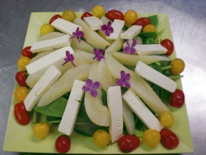 Spinach Salad With Pears And Pecorino Cheese