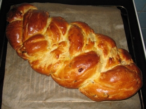 Braided Bread with Raisins Biscuits recipe