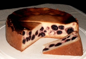 Cheese cake with cherries spitting cake Cheesecake recipe