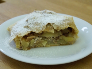Old Viennese apple strudel Cake recipe