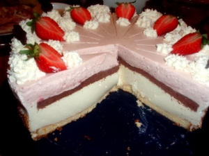 Strawberry yogurt cream cake Strawberry Cake recipe