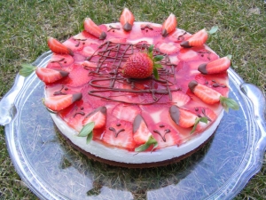 Yogurt cream cake with strawberries Strawberry Cake recipe