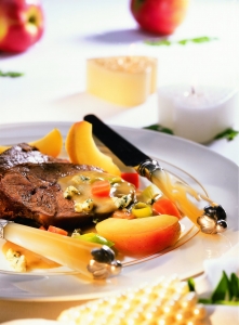 Braised beef shoulder with apples