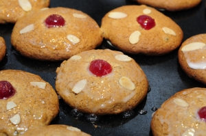 Gingerbread with candied cherries Cookie recipe