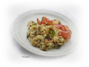 Mushroom risotto in the pan