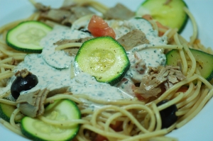 Spaghetti with tuna salad