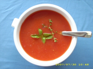 Basic recipe for fresh tomato sauce