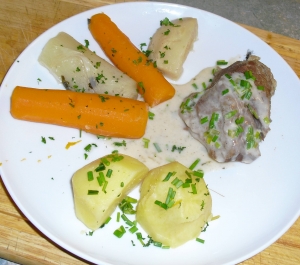 Boiled beef and broth from Vienna with chive potatoes