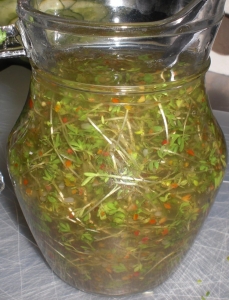 Chilipepper dressing with watercress