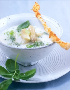 Asparagus-Soup-with-cheese-sticks-puff-pastry