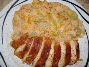 Chicken-breast-slices-in-sweet-and-spicy-cream-cheese-vegetables
