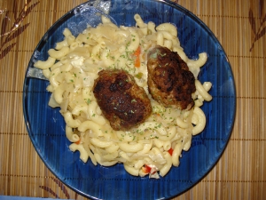 Pasta-with-cabbage-and-meatballs