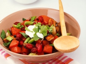 Pumpkin-stew-with-cranberries
