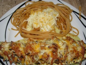 Spaghetti-Lunghi-Rossi-with-stuffed-baked-zucchini