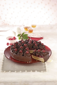 Chocolate-cake-with-hot-chili-and-juicy-cherries-recipe