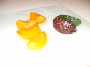 Dark-chocolateespresso-mousse-apricot-in-this-Orangensud-recipe