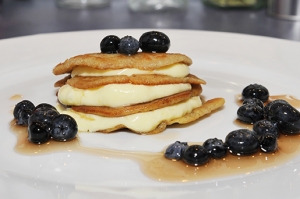 Mini-pancakes-with-orange-cream-and-marinated-blueberries-recipe