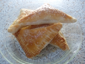 Puff-pastry-filled-with-cheese-recipe