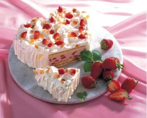 Strawberry-Heart-Cake-recipe