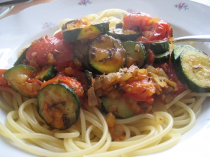Pasta With Zucchini And Tomato Sauce