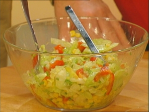 Iceberg Lettuce With Bell Peppers