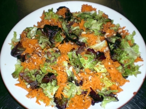 Mixed Leaf Salad With Carrots And Fennel
